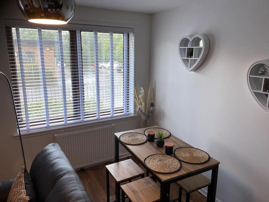 Perfectly Situated Luxury 2 Bedroom Apartment Glasgow Exteriör bild